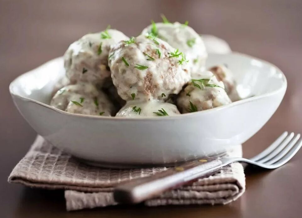 With gout, steamed chicken meatballs are allowed on the menu