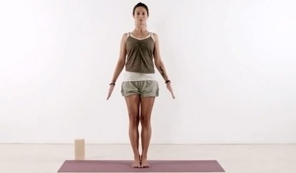 yoga tadasana pose to lose weight