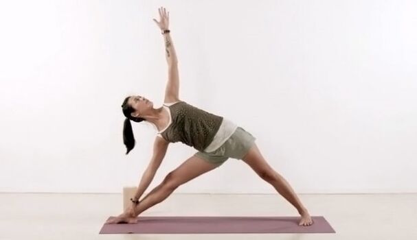 yoga triangle pose to lose weight